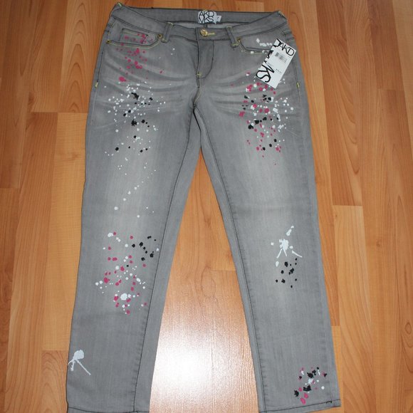 AKDMKS SZ 7 Gray Short Cut Capri Jeans Print Studs - Picture 2 of 8